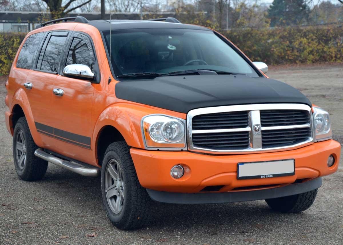 Dodge Durango in orange und Carbon-schwarz foliert